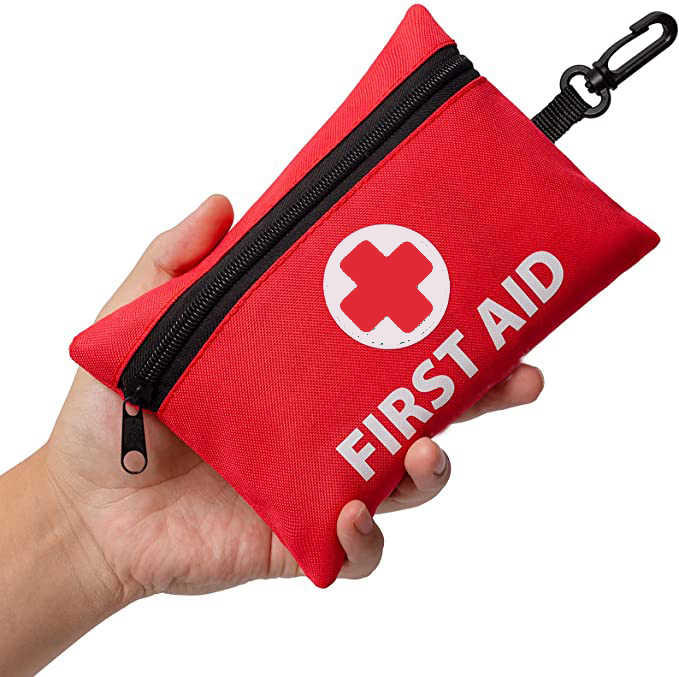 ¿Qué hay dentro de un kit de primeros auxilios?